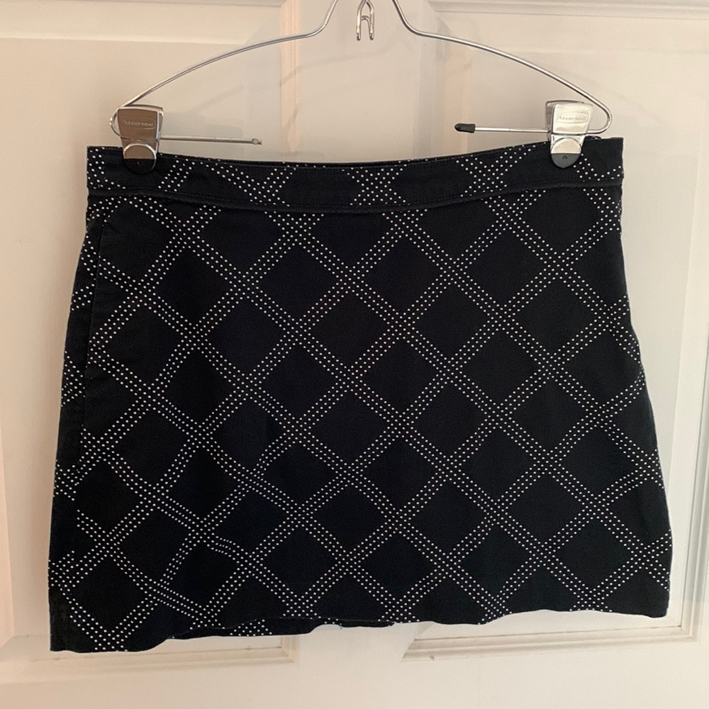 IZOD Black & White Lined Skort